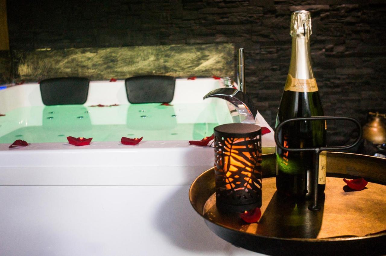Love Suites & Spa "Le Loft" Avec Jacuzzi Privatif Medis Exterior photo